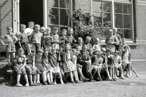 F555 Dorpsschool Klas 4 1957-58
